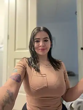 Snapshot of Gringo_XXX_Latina chatting on February 12, 5:23 pm Gringo XXX Latina online show from February 12, 5:23 pm