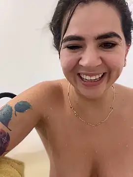 Snapshot of Gringo_XXX_Latina chatting on November 23, 4:00 am Gringo XXX Latina online show from November 23, 4:00 am