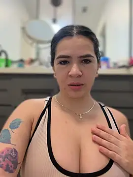 Snapshot of Gringo_XXX_Latina chatting on February 14, 3:29 am Gringo XXX Latina online show from February 14, 3:29 am