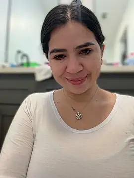 Snapshot of Gringo_XXX_Latina chatting on February 1, 5:17 am Gringo XXX Latina online show from February 1, 5:17 am