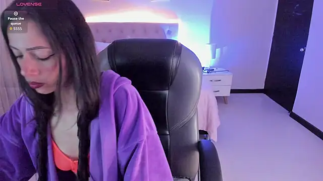 Mariam Lopez   online show from March 31, 3:52 am