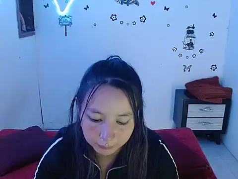 Mia2xsmith online show from November 8, 7:17 pm