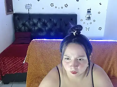 Mia2xsmith online show from October 9, 4:13 am