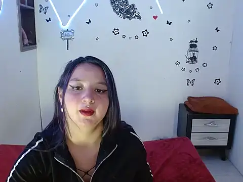 Mia2xsmith online show from November 9, 7:23 am