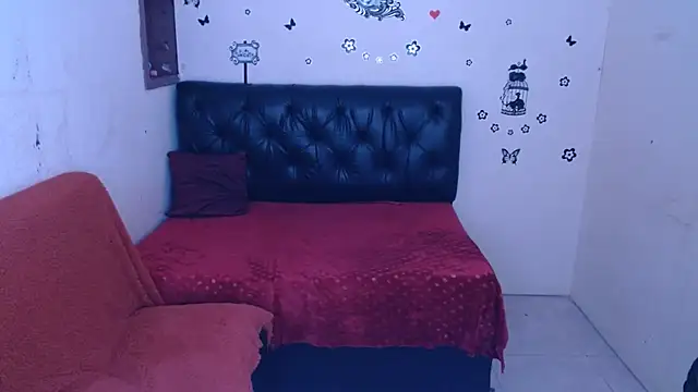 Mia2xsmith online show from October 14, 3:45 pm