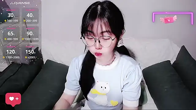 baby-yaya20 online show from May 22, 12:36 pm