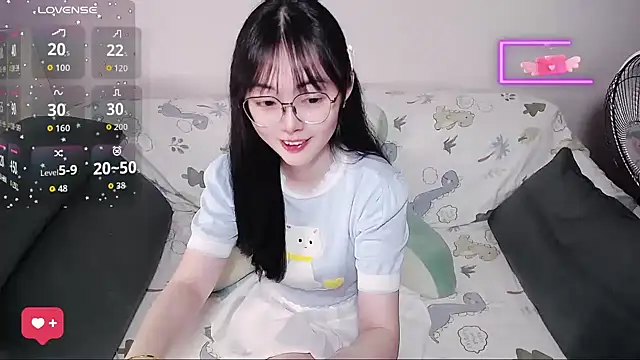 baby-yaya20 online show from May 6, 10:19 am