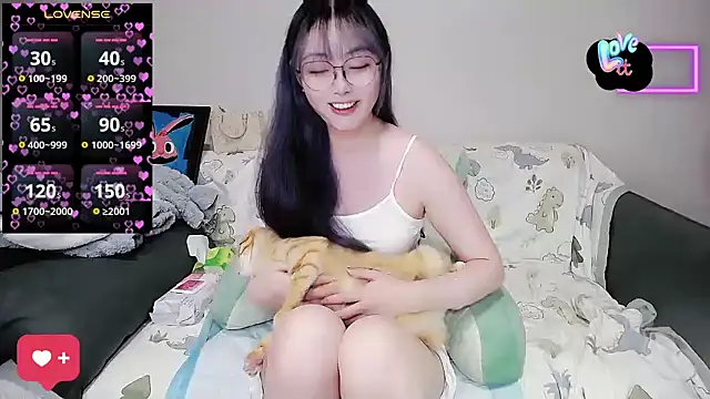 baby-yaya20 online show from October 31, 12:57 pm