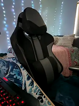 ice717 online show from October 8, 12:45 am