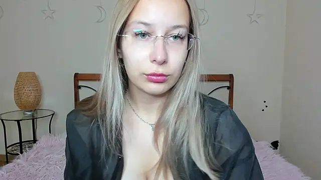 Snapshot of dina_sunshine chatting on October 5, 3:08 am dina sunshine online show from October 5, 3:08 am