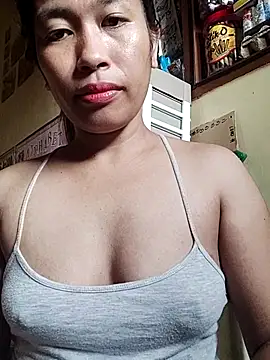 Snapshot of Sweet_Asian25 chatting on May 21, 10:18 pm Sweet Asian25 online show from May 21, 10:18 pm