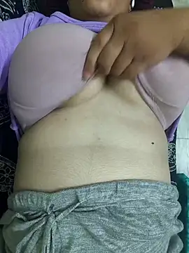 Snapshot of Monika_9Gupta070 chatting on September 17, 6:32 pm Monika 9Gupta070 online show from September 17, 6:32 pm