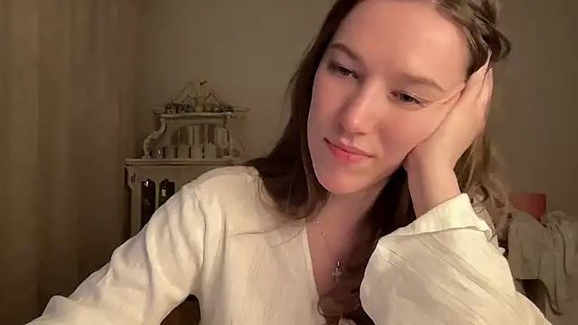 Snapshot of Tirayaa chatting on November 14, 11:30 pm Tirayaa online show from November 14, 11:30 pm