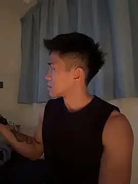 gooodboiii online show from December 20, 2:42 pm