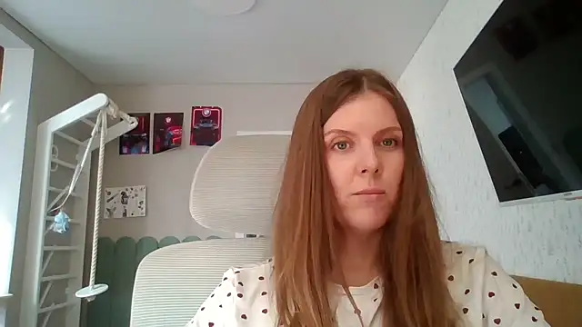 Snapshot of Zolira chatting on June 15, 1:22 pm Zolira online show from June 15, 1:22 pm