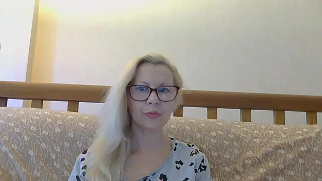 Snapshot of Olyris chatting on July 6, 6:43 pm Olyris online show from July 6, 6:43 pm