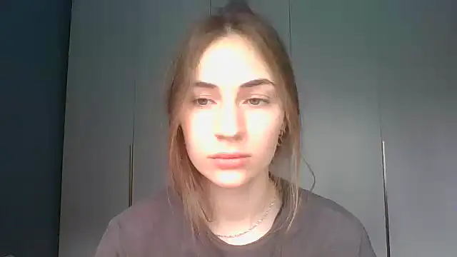 Snapshot of Zulenaa chatting on June 29, 10:11 am Zulenaa online show from June 29, 10:11 am