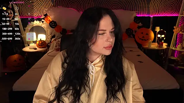 Snapshot of SerahMirabeli chatting on November 2, 8:14 pm SerahMirabeli online show from November 2, 8:14 pm