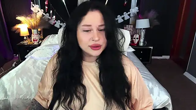 Snapshot of SerahMirabeli chatting on November 1, 8:25 pm SerahMirabeli online show from November 1, 8:25 pm