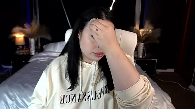 Snapshot of SerahMirabeli chatting on December 3, 8:08 pm SerahMirabeli online show from December 3, 8:08 pm