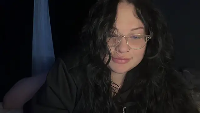 Snapshot of SerahMirabeli chatting on October 3, 3:24 pm SerahMirabeli online show from October 3, 3:24 pm