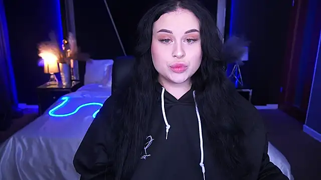 Snapshot of SerahMirabeli chatting on October 7, 7:04 pm SerahMirabeli online show from October 7, 7:04 pm