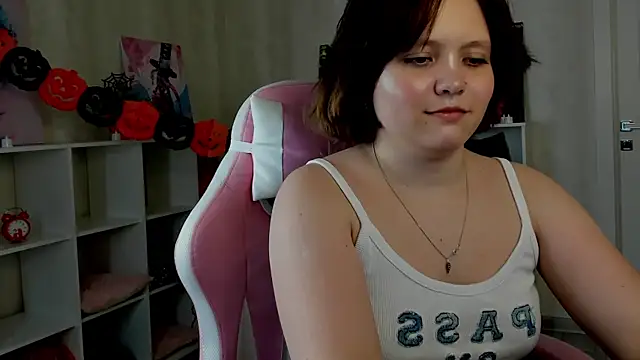 Mila  Cutee online show from November 2, 8:52 am