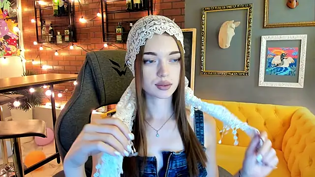 Snapshot of FlexyFox chatting on September 17, 8:38 am FlexyFox online show from September 17, 8:38 am