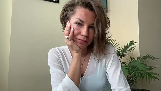 Snapshot of Norielii chatting on July 5, 9:38 am Norielii online show from July 5, 9:38 am
