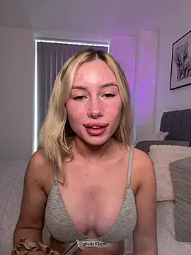 SexySaraxxoo online show from February 20, 1:02 pm