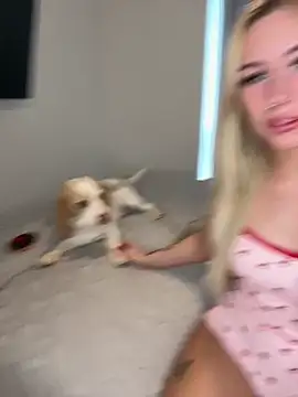 SexySaraxxoo online show from April 17, 9:56 am