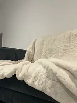 SexySaraxxoo online show from December 22, 12:05 pm