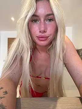 Snapshot of SexySaraxxoo chatting on June 24, 11:53 am SexySaraxxoo online show from June 24, 11:53 am