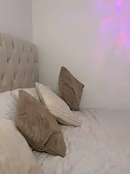 SexySaraxxoo online show from November 7, 1:10 am