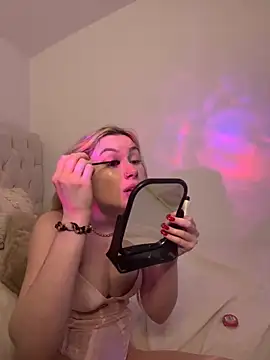 SexySaraxxoo online show from November 16, 5:06 pm