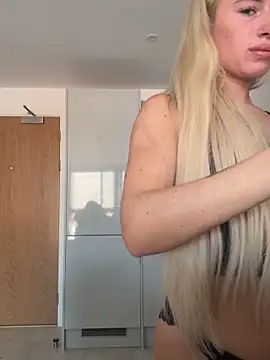 Snapshot of SexySaraxxoo chatting on May 26, 10:46 am SexySaraxxoo online show from May 26, 10:46 am