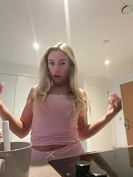 SexySaraxxoo online show from March 31, 8:49 am