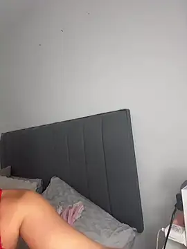 Snapshot of SexySaraxxoo chatting on July 10, 10:43 pm SexySaraxxoo online show from July 10, 10:43 pm