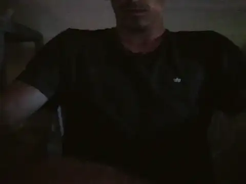 Snapshot of Max_novato chatting on June 22, 12:35 pm Max novato online show from June 22, 12:35 pm