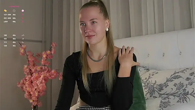Snapshot of AlbaMesick chatting on September 19, 12:09 pm AlbaMesick online show from September 19, 12:09 pm