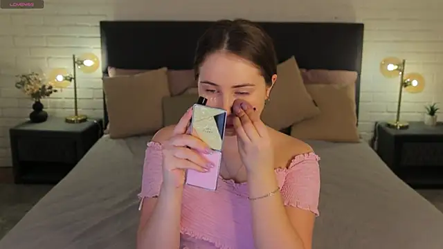 Snapshot of Sweet__Amily chatting on November 27, 7:09 am Sweet Amily online show from November 27, 7:09 am