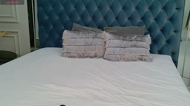 SunnyDane online show from December 3, 12:48 pm