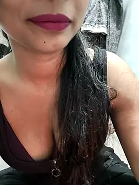 Itz Mayra  online show from January 8, 10:10 am