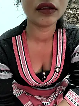 Itz Mayra  online show from January 6, 8:40 am