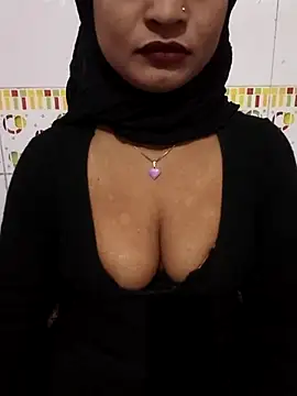 Snapshot of Itz_Mayra_ chatting on November 28, 10:37 am Itz Mayra online show from November 28, 10:37 am