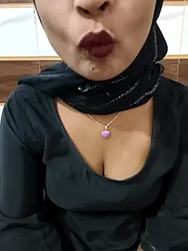 Snapshot of Itz_Mayra_ chatting on November 8, 5:55 am Itz Mayra online show from November 8, 5:55 am