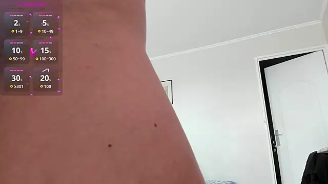 lannaah  online show from September 22, 3:29 pm