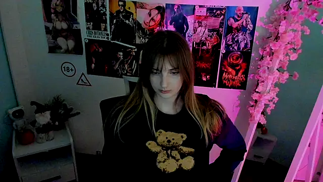 NeyliDream online show from December 18, 1:37 pm