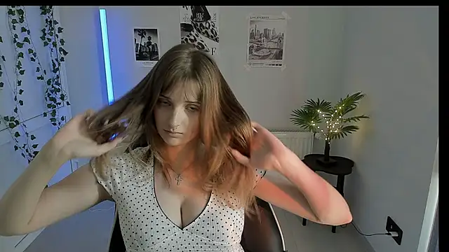 Snapshot of NeyliDream chatting on July 4, 12:32 pm NeyliDream online show from July 4, 12:32 pm