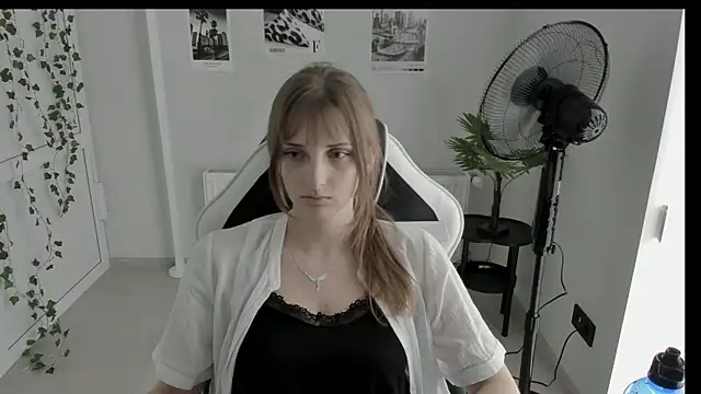 Snapshot of NeyliDream chatting on June 10, 12:39 pm NeyliDream online show from June 10, 12:39 pm